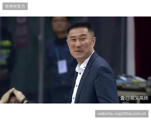 上海队在八强战中以2-0横扫山东队,成为首支晋级四强的球队。 上海队在八强战中以2-0横扫山东队,成为首支晋级四强的球队。